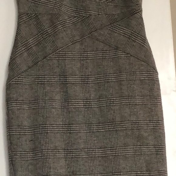 tooth hound print, dress.  Fantastic cut! - Picture 3 of 5